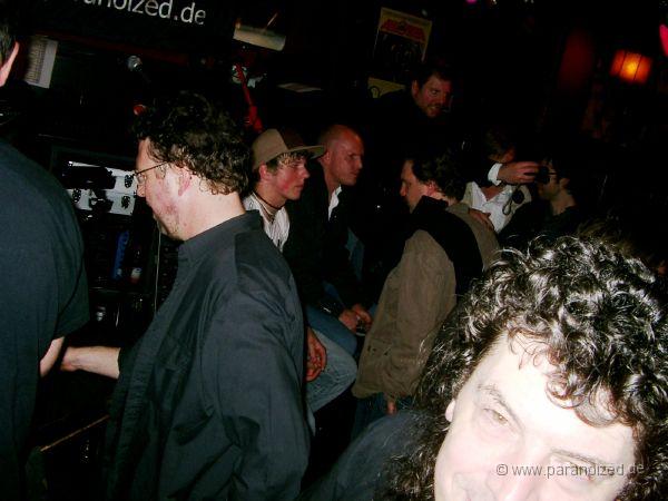 CIMG1648.JPG - Ass-kickin' party people machen gerade Pause