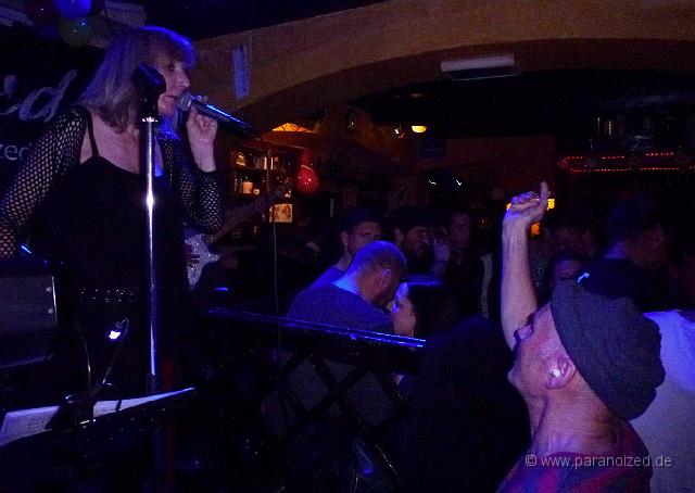 P1060261.JPG - Netzärmel und Helloween