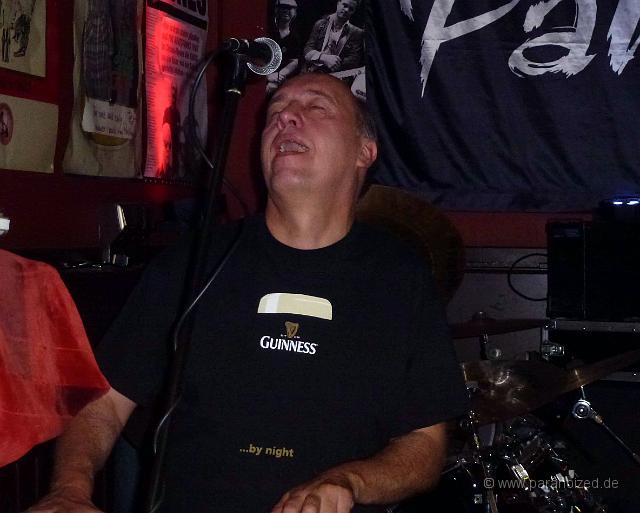 P1070392.JPG - Auch Keyboarder können posen