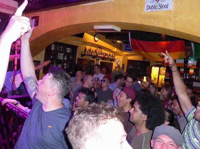 P1010201.jpg - Alle brüllen mit... war den ganzen Abend so! Danke!!!