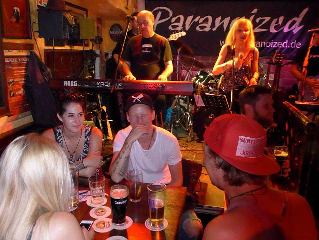 P1010277.JPG - Unser Tisch war immer gut besucht