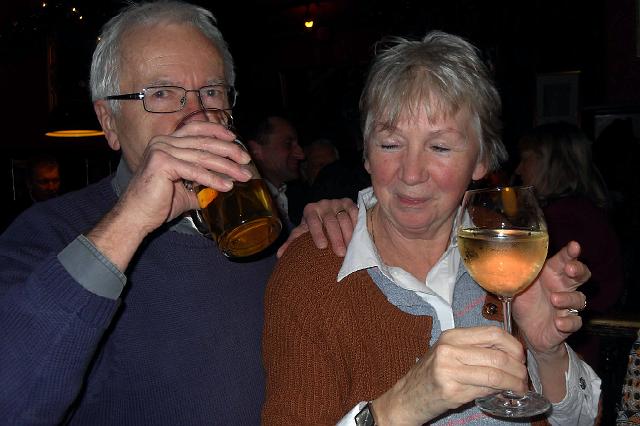 SDC14061.JPG - Hier herrscht noch klare Getränkeverteilung ;)