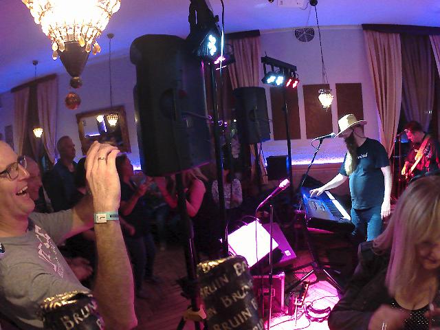 20181027_221847A.jpg - Da sind sie, die Bärte!